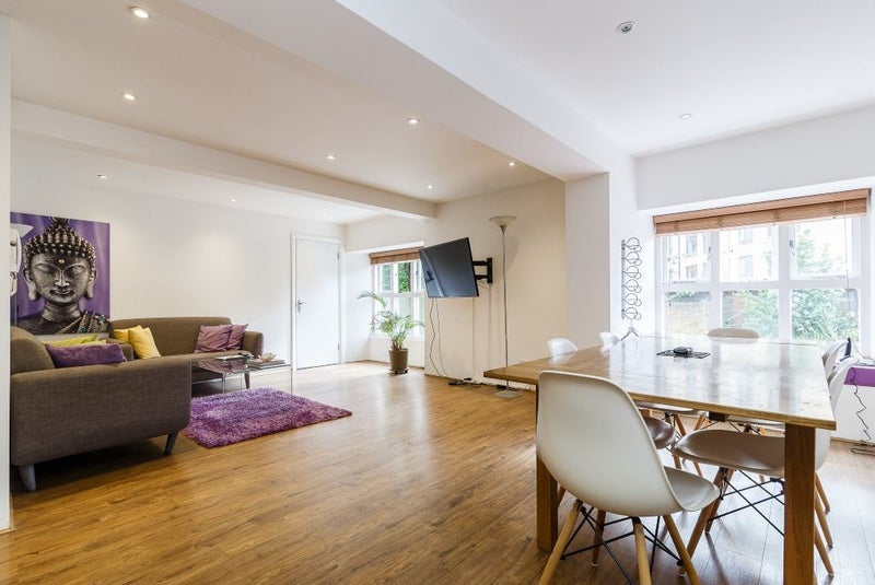 Room Akerman Road in Greater London