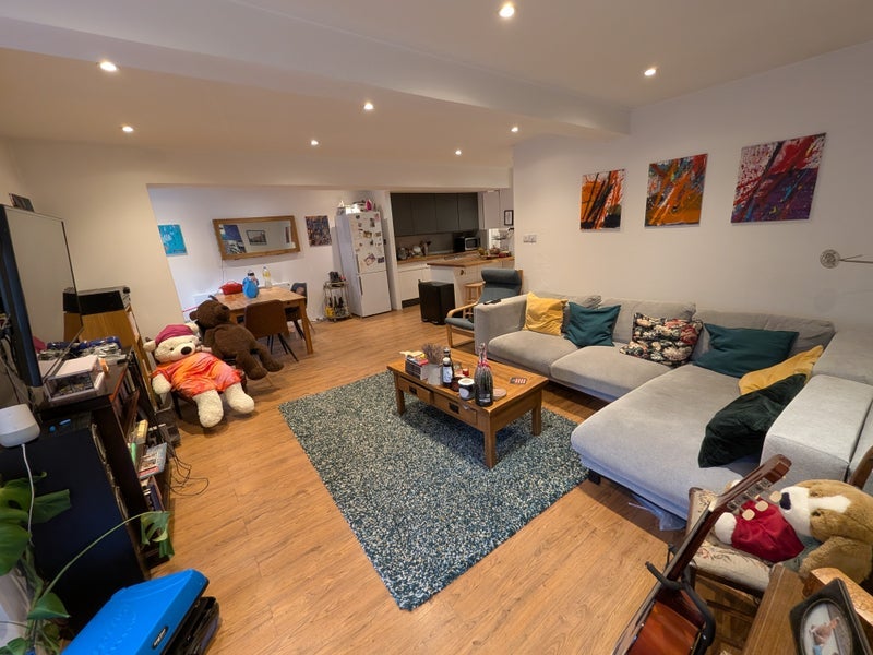 Room Akerman Road in Greater London