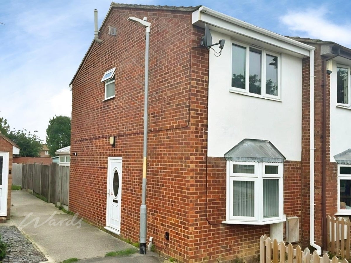 House Wrentham Avenue in Canterbury