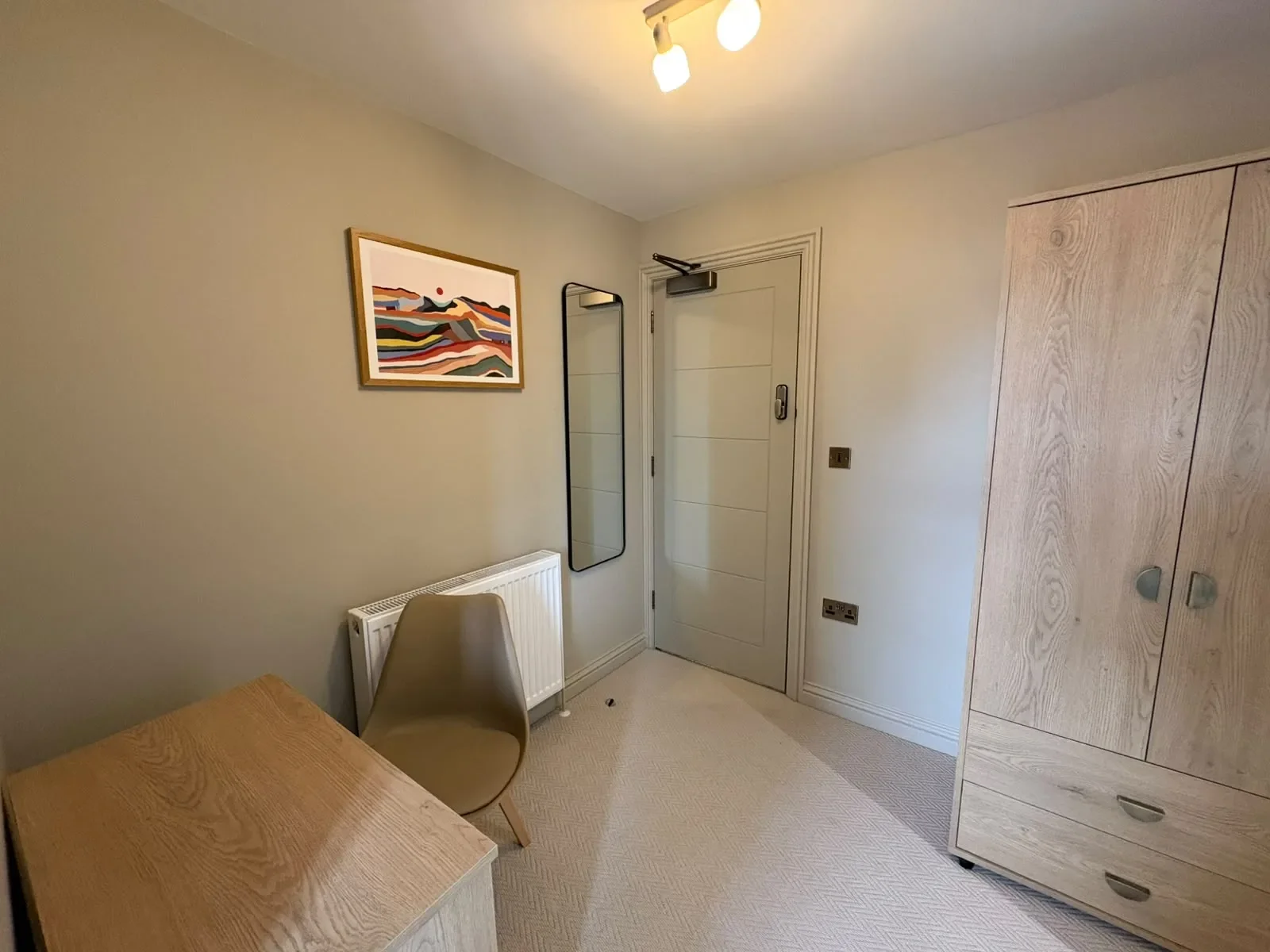 Room Rawdon Road in Maidstone