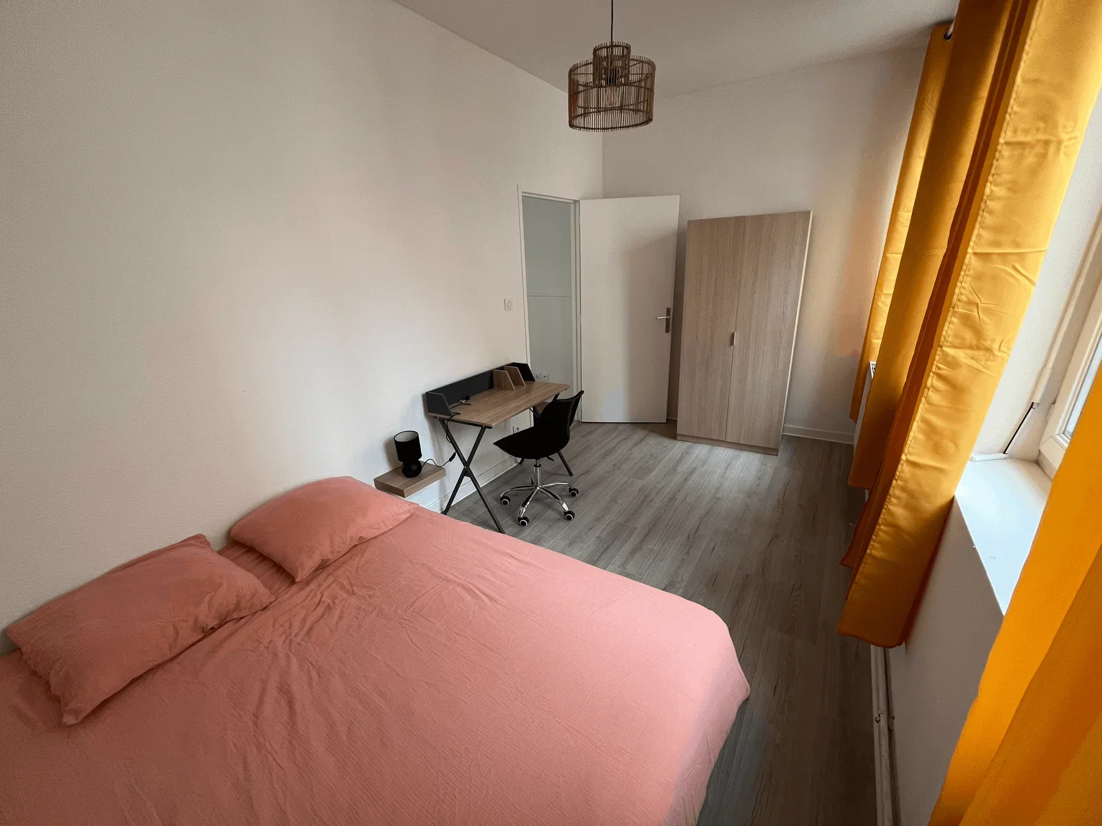 Chambre Rue Bourgneuf à Saint-Étienne