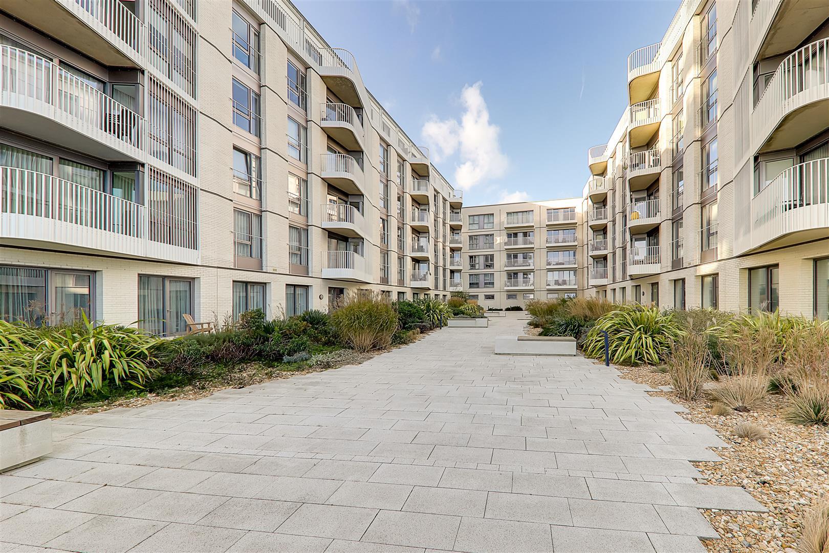 Flat Brighton Road in Worthing