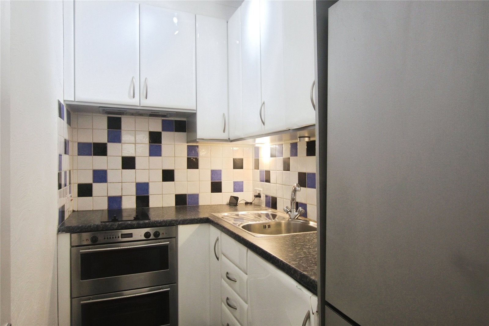 Flat Southern Road in Surrey Heath