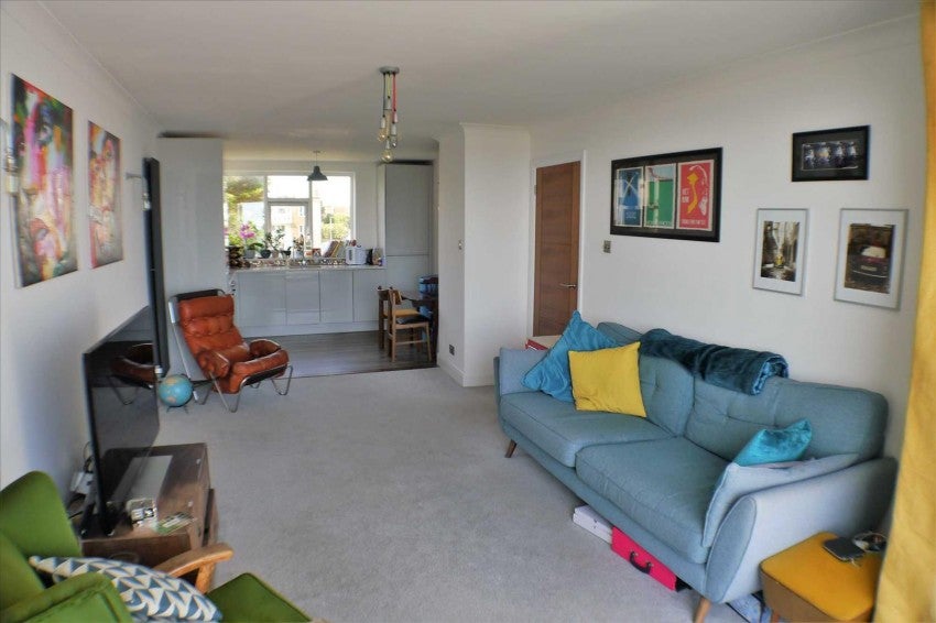Flat Grand Avenue in Worthing