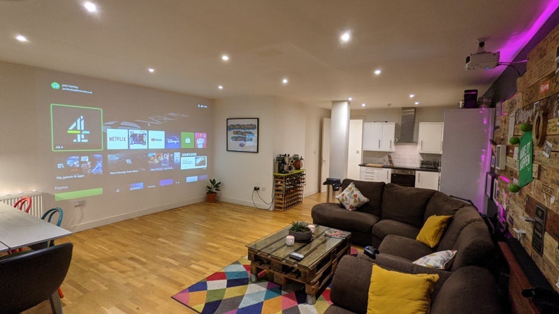 Room Clifton Street in Greater London