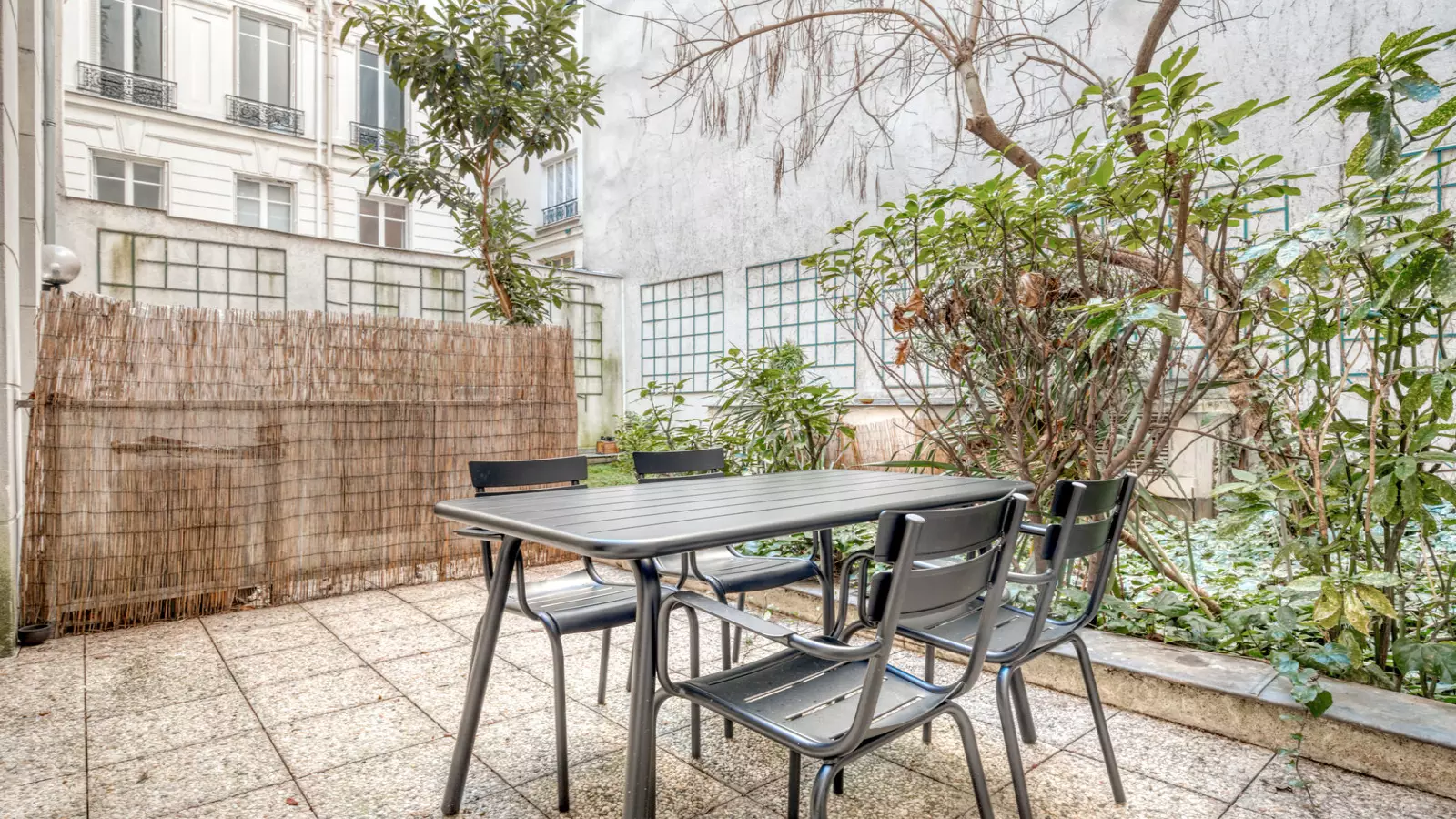 Flat Rue Chaptal in Paris