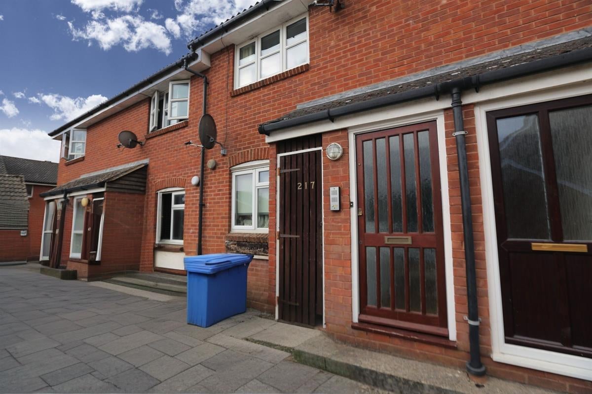 Flat Hazebrouck Road in Borough of Swale