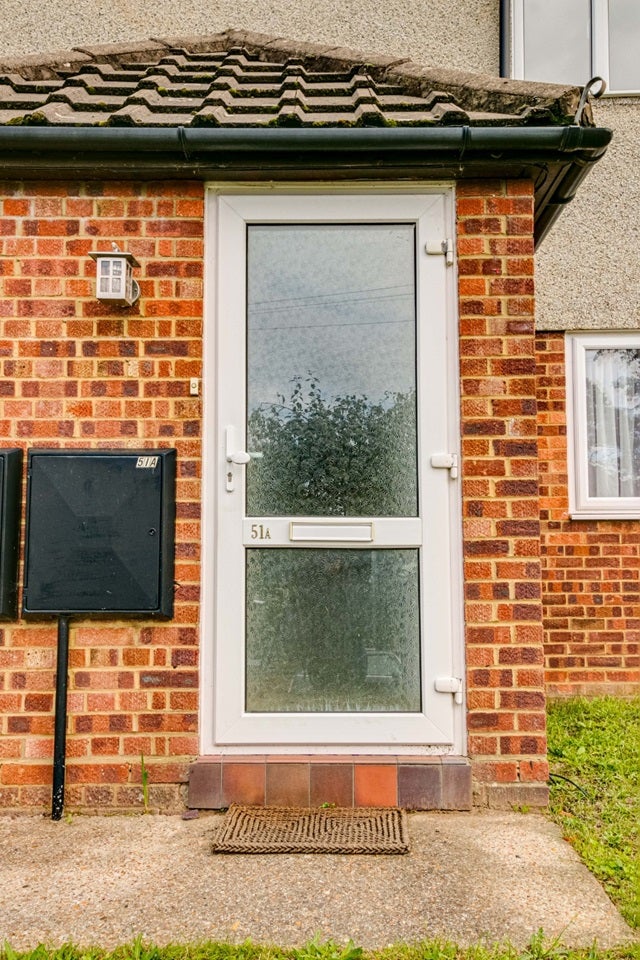 Flat Queenswood Avenue in Greater London