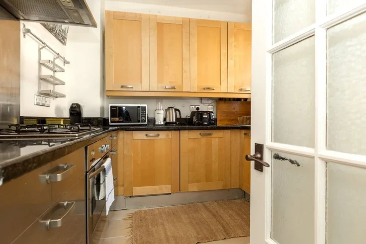 Flat Greenham Close in Greater London