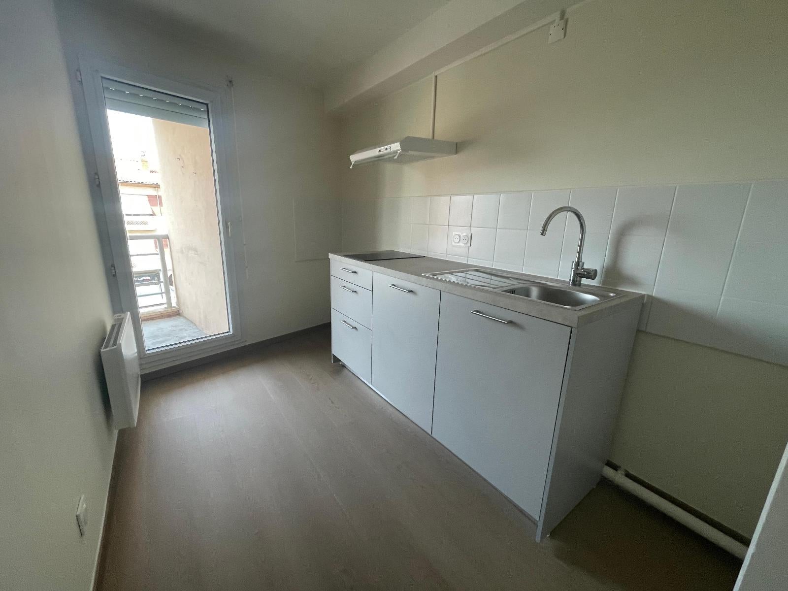 Flat Avenue des Minimes in Toulouse