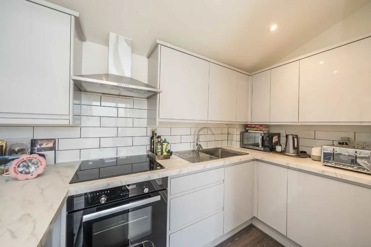 Flat Estreham Road in Greater London