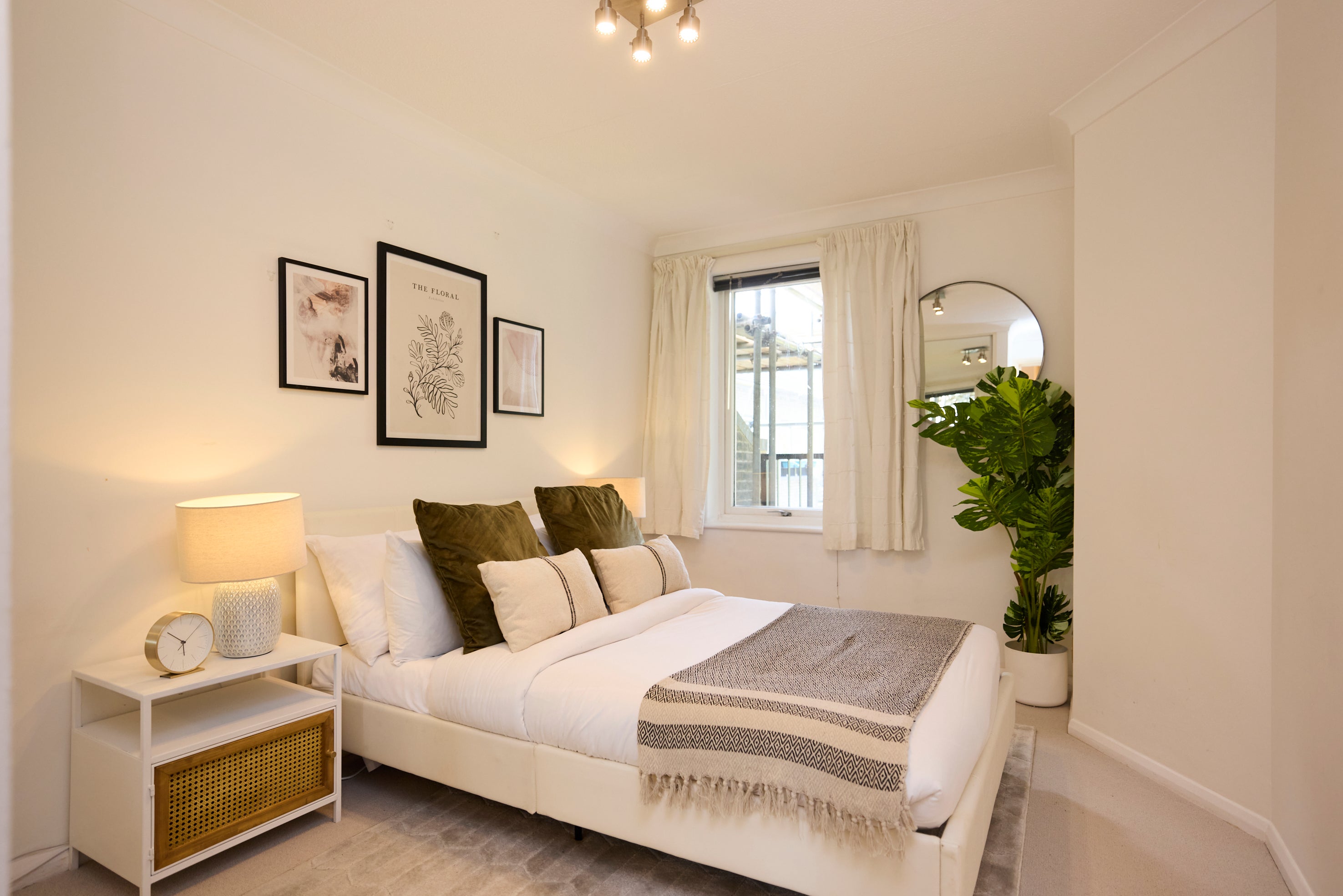 Flat Conant Mews in Greater London
