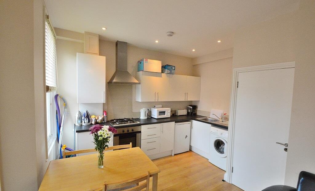 Flat Birnam Road in Greater London