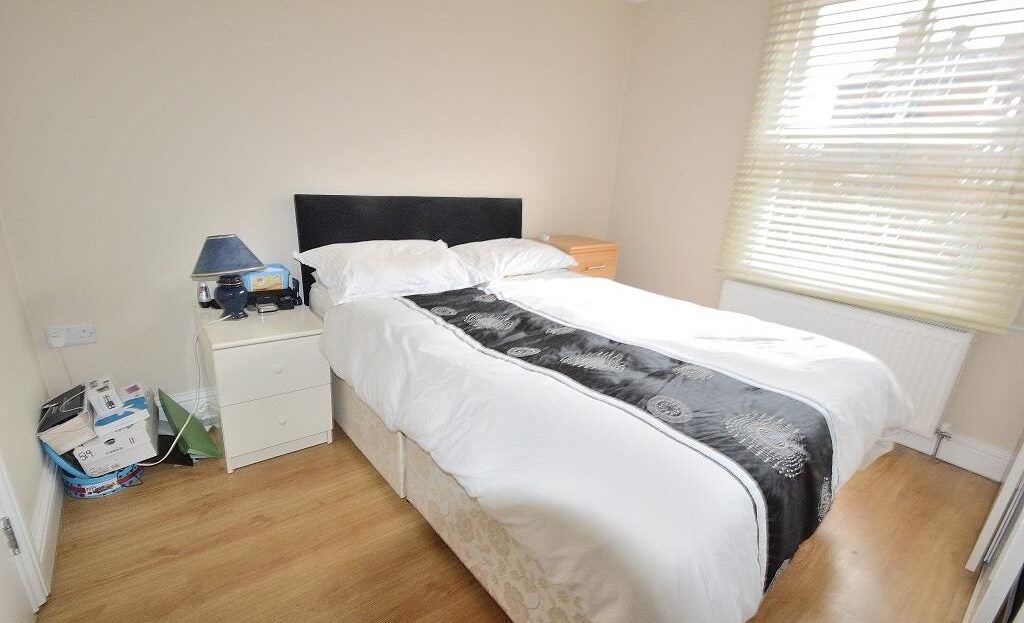 Flat Birnam Road in Greater London