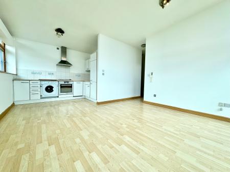 Flat Gomer Street West in Willenhall