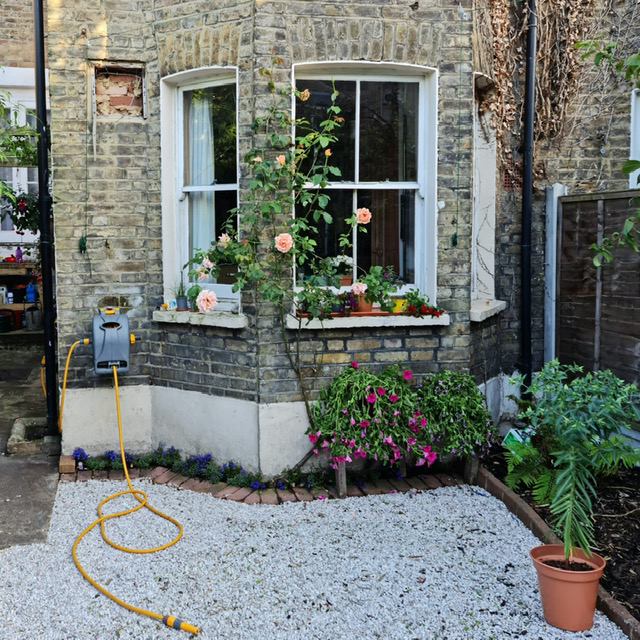 Room Mildenhall Road in Greater London