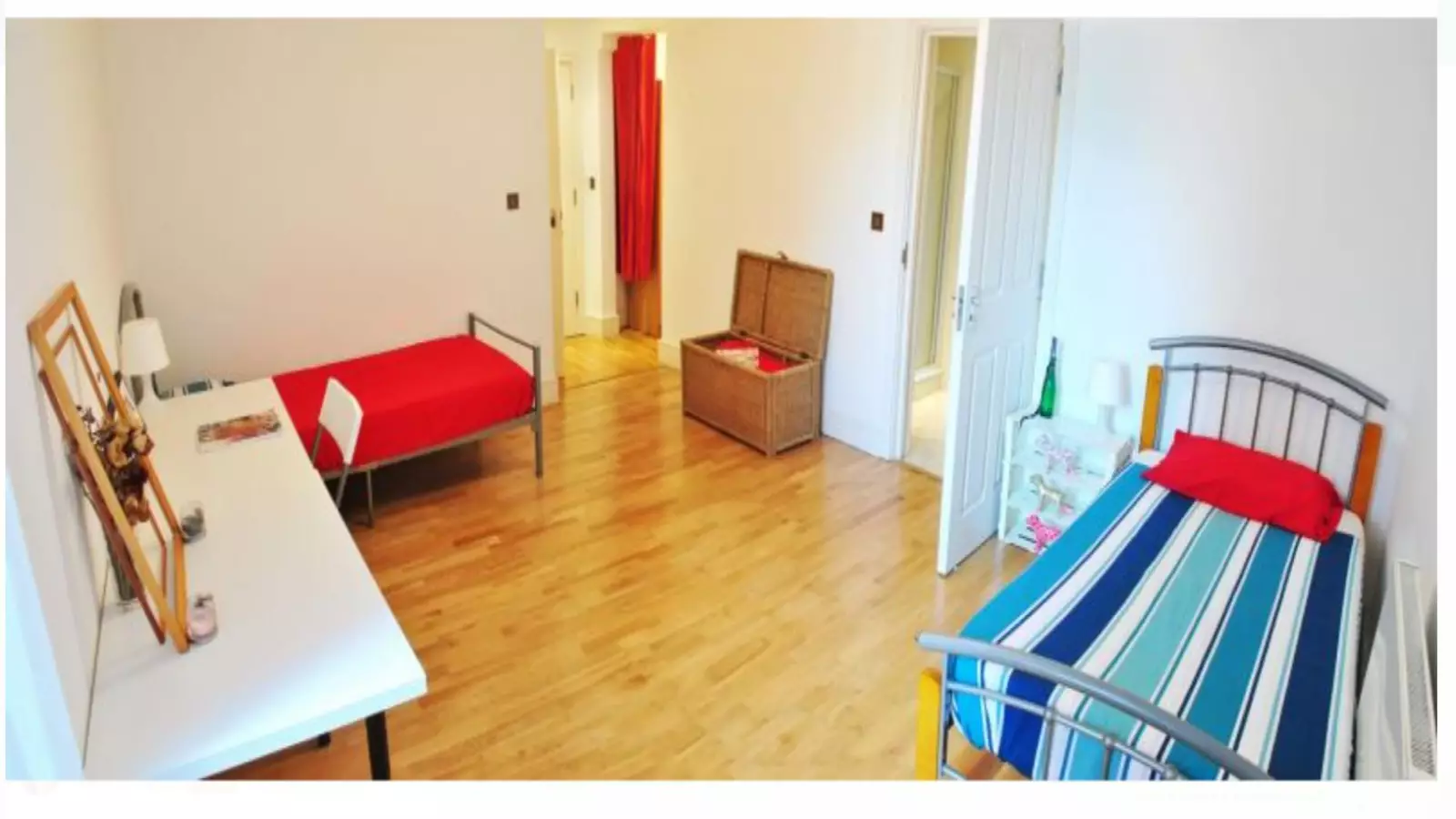 Flat Tivoli Way in Greater London