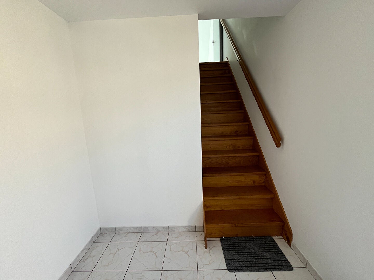Appartement place de la Gare à Montfort-sur-Meu