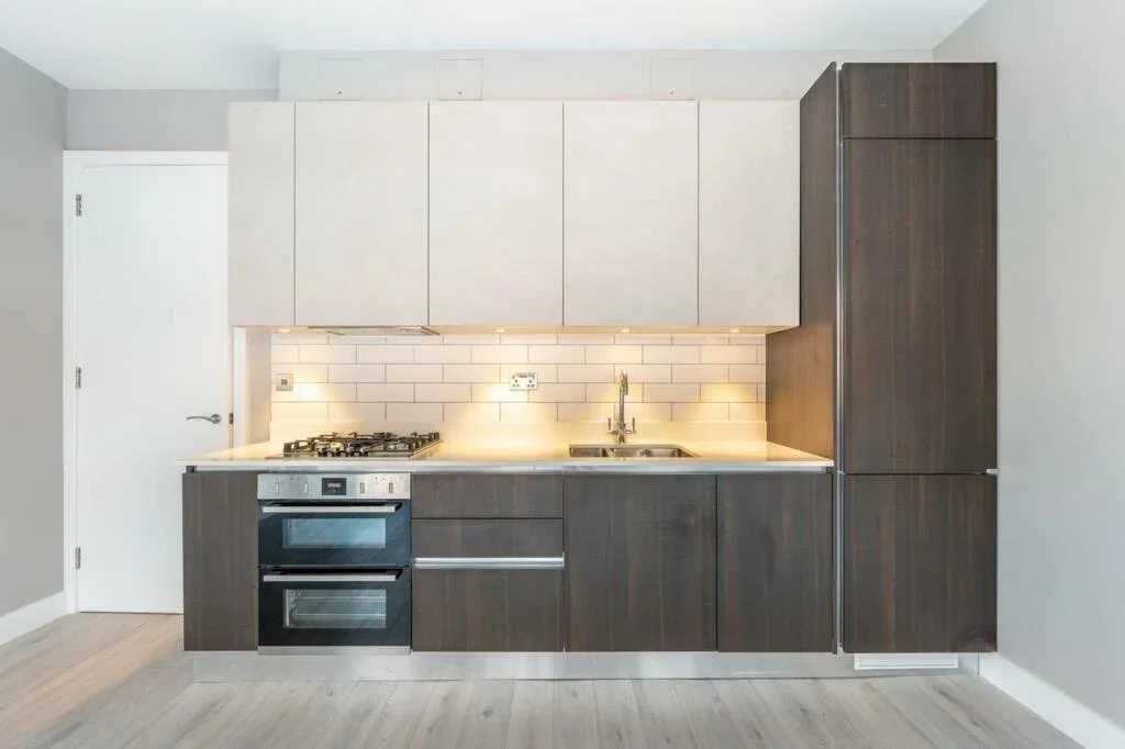 Room Prout Grove in Greater London