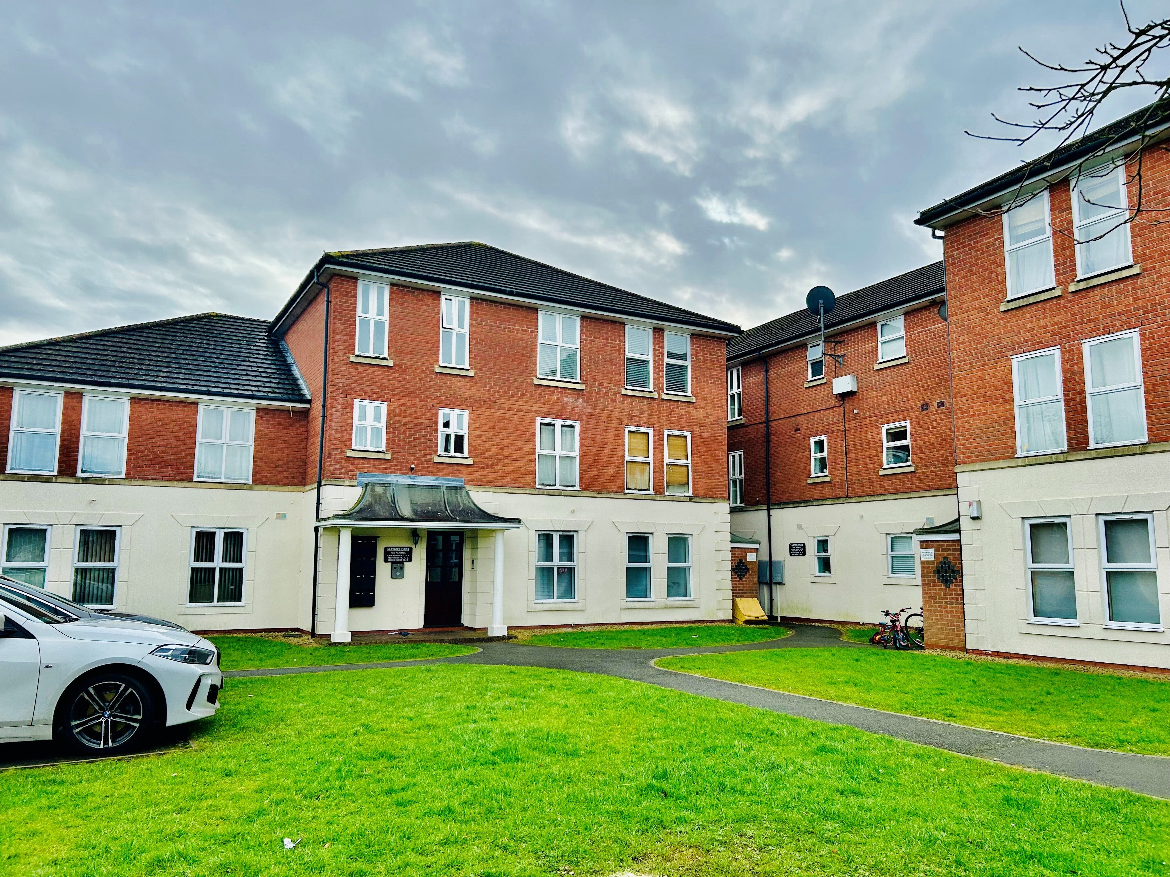 Flat Sapphire Drive in Royal Leamington Spa