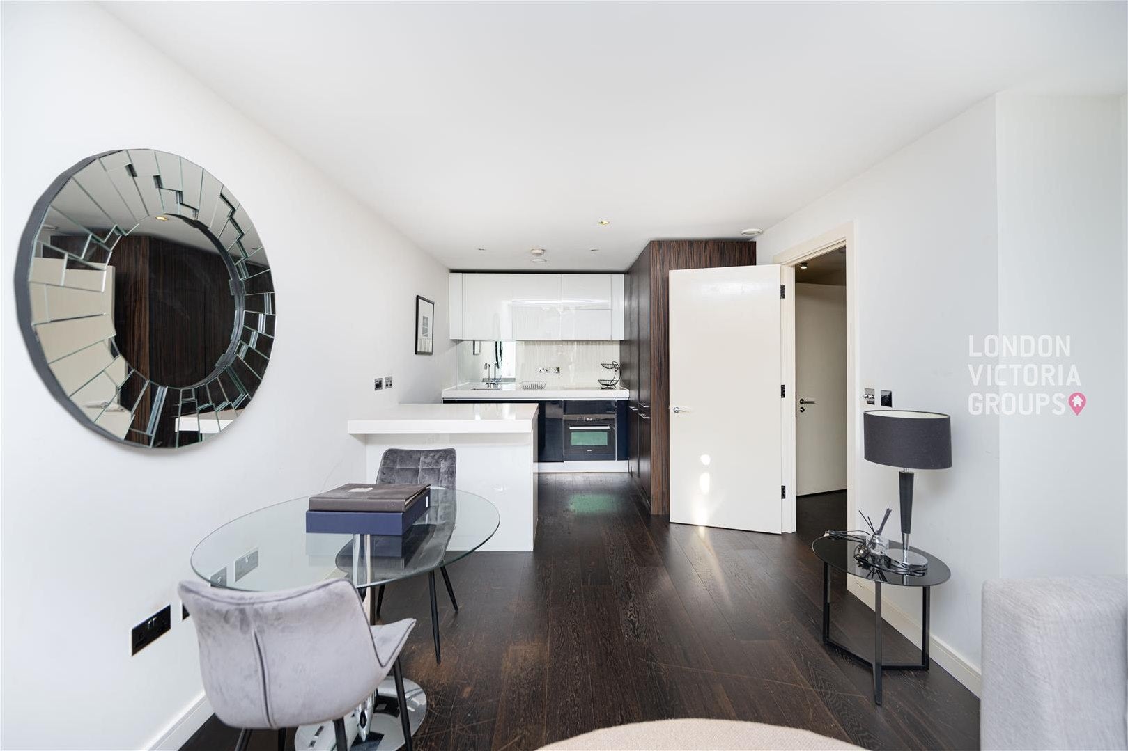 Flat Gatliff Road in City of Westminster