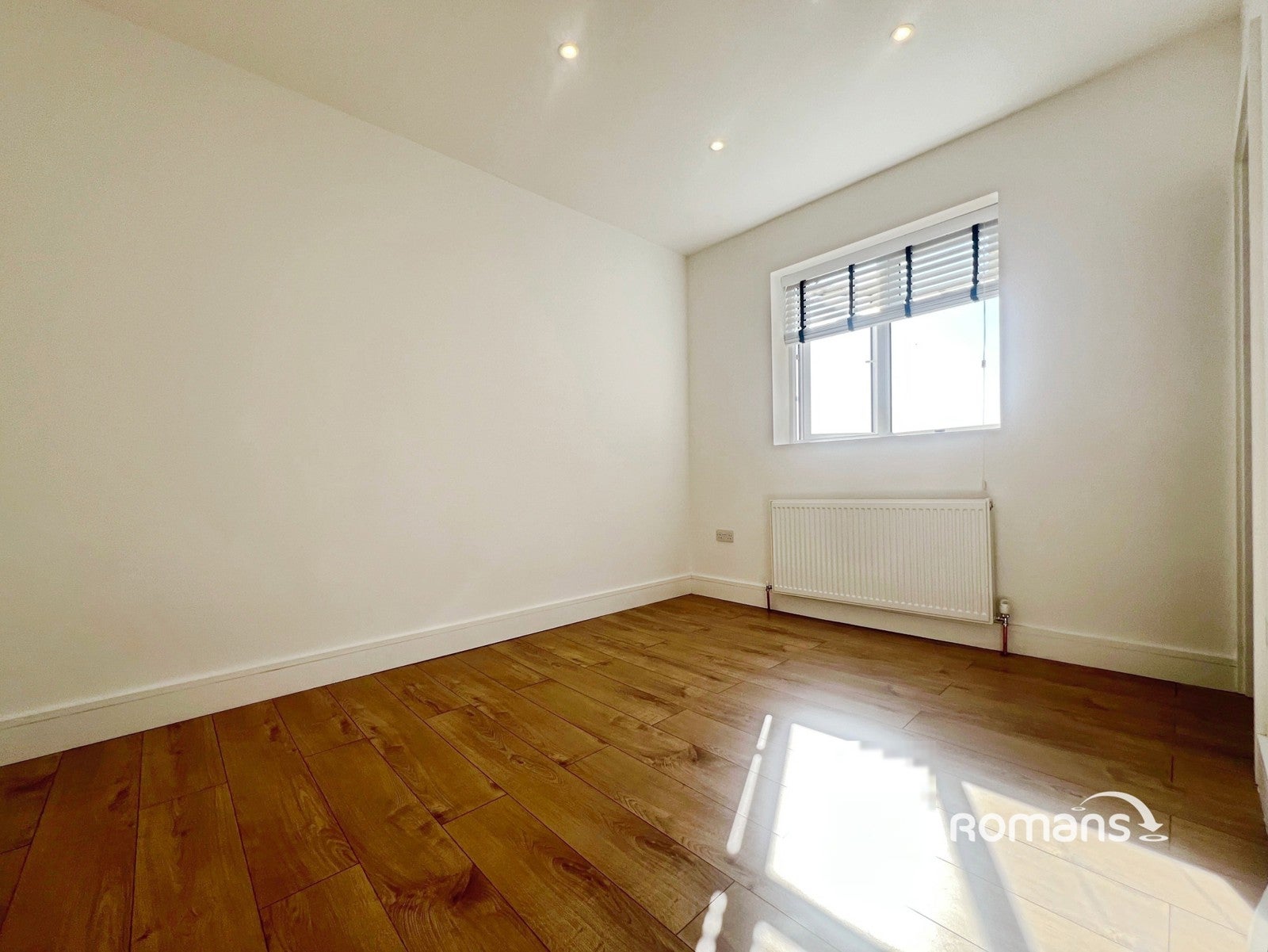 Room Roberts Road in High Wycombe