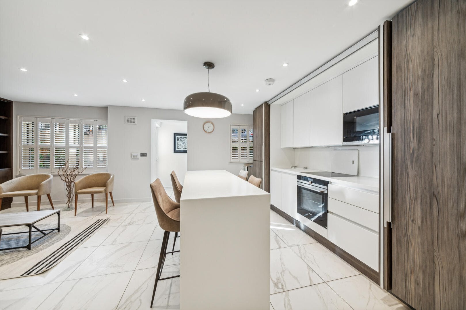 Flat Uverdale Road in Greater London