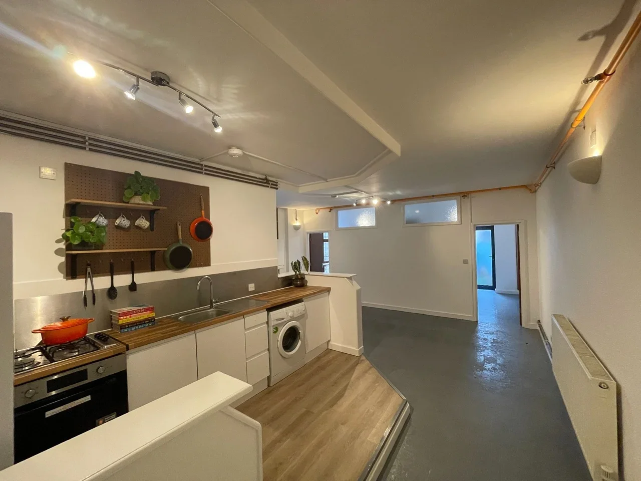Flat Tudor Grove in Greater London