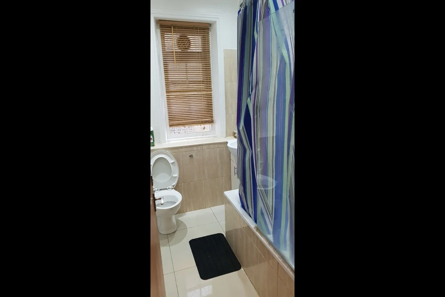 Room Hammersmith Road in Greater London
