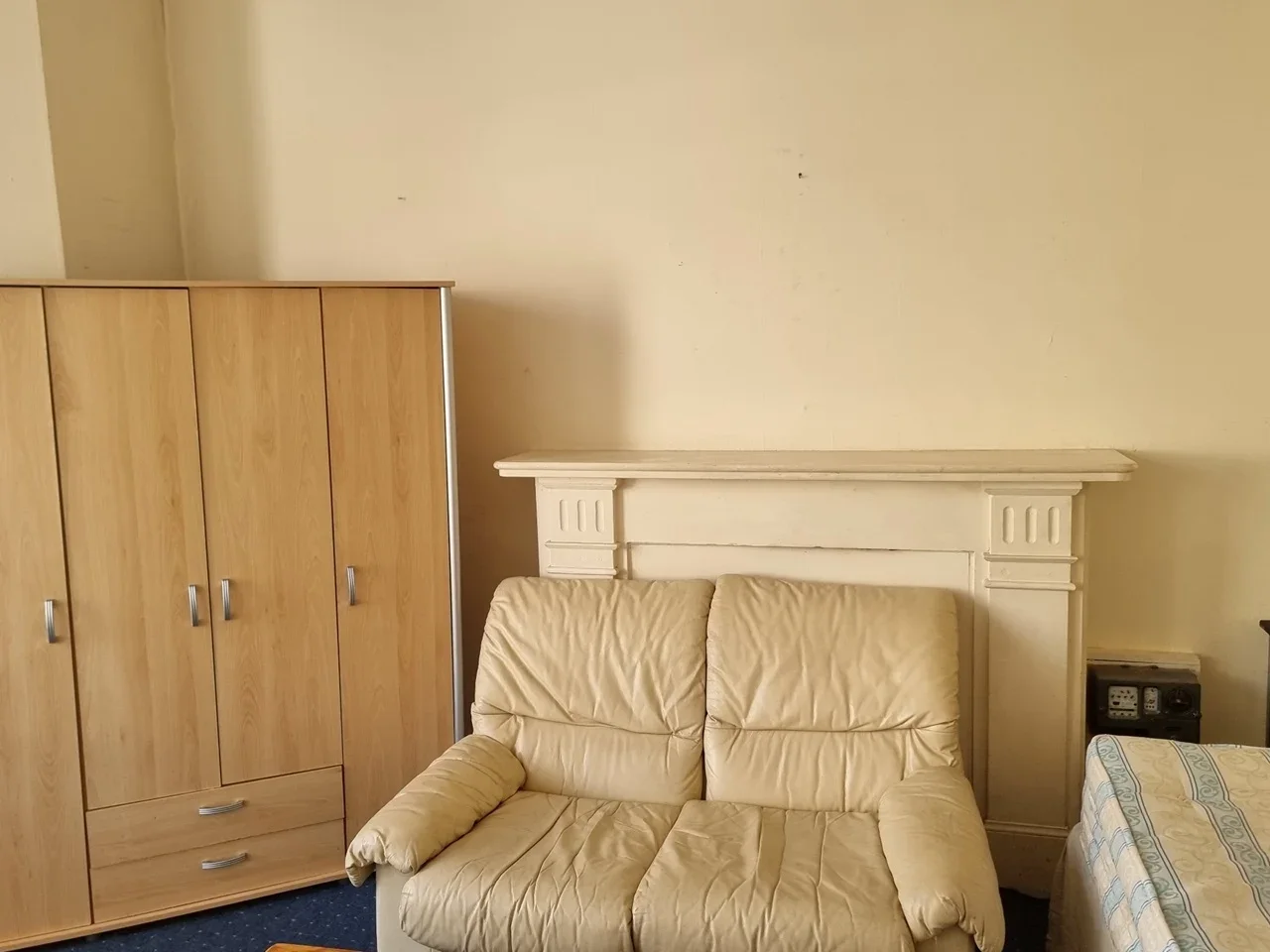 Room Hammersmith Road in Greater London