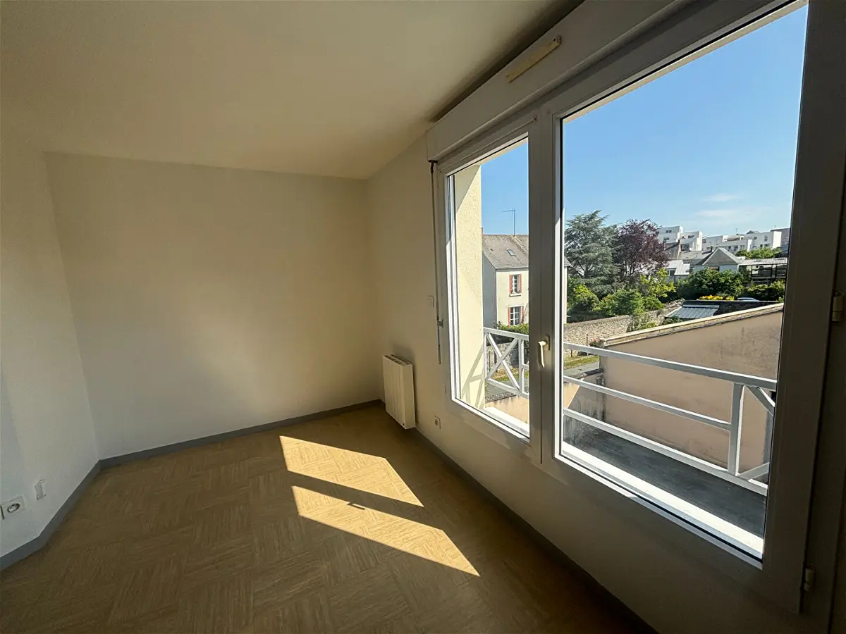 Room Avenue du Maréchal Leclerc in Laval