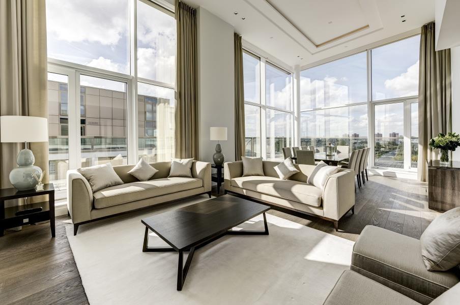 Flat Kensington High Street in Greater London