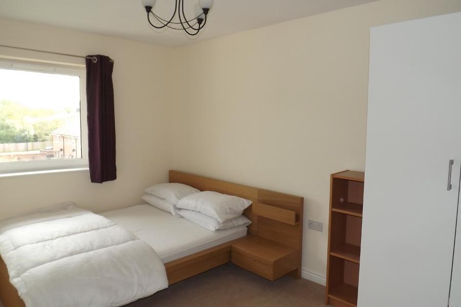 Flat Meadow Way in Reading