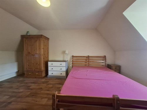Room Loughton Road in Milton Keynes