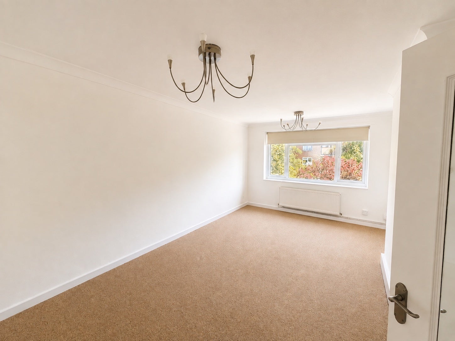 Flat Holland Close in Greater London