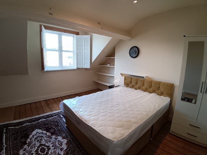 Room Shaftesbury Road in Leicester