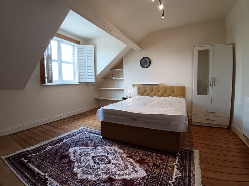 Room Shaftesbury Road in Leicester