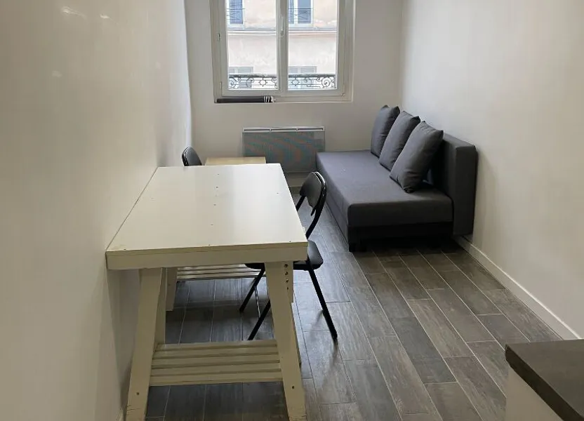 Room Rue Saint-Denis in Paris