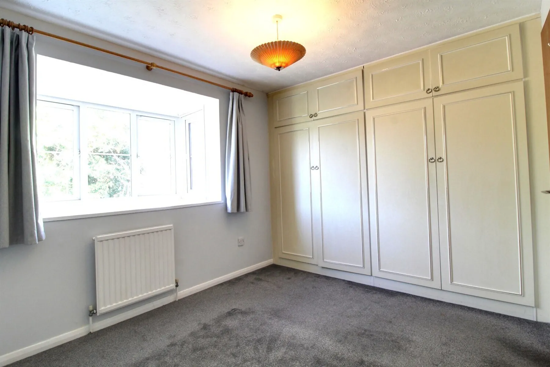 Flat Gladbeck Way in Greater London