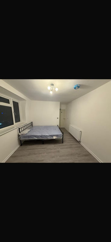 Room Gipsy Patch Lane in Bristol