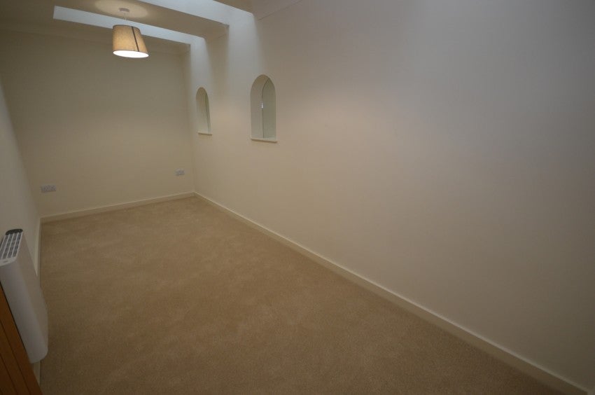 Flat Keyhaven Road in New Forest