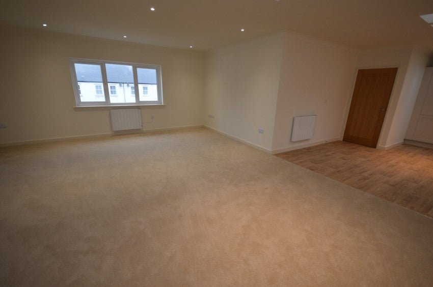 Flat Keyhaven Road in New Forest