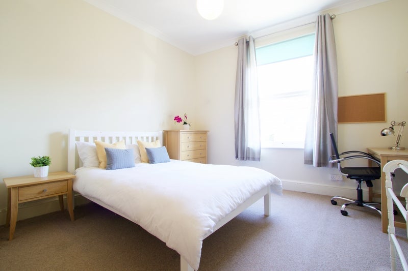 Room Forest Grove in Nottingham