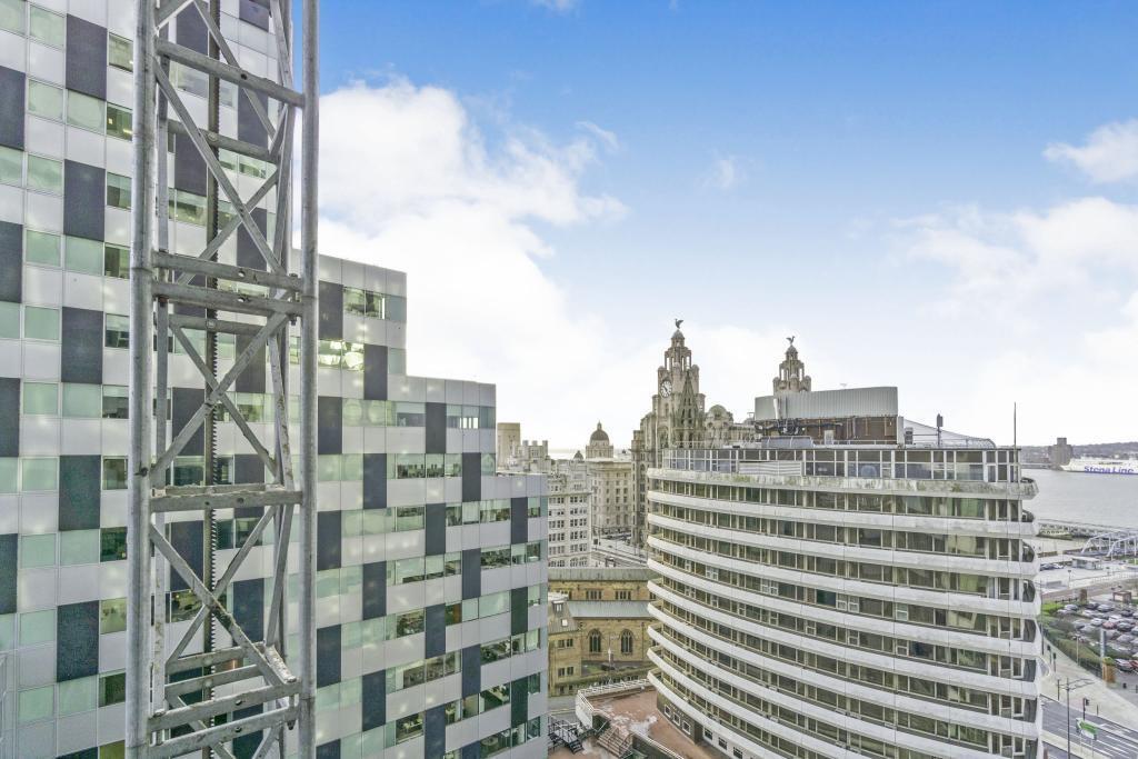 Flat Rumford Place in Liverpool
