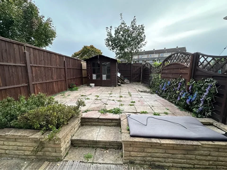 House Axe Close in Luton