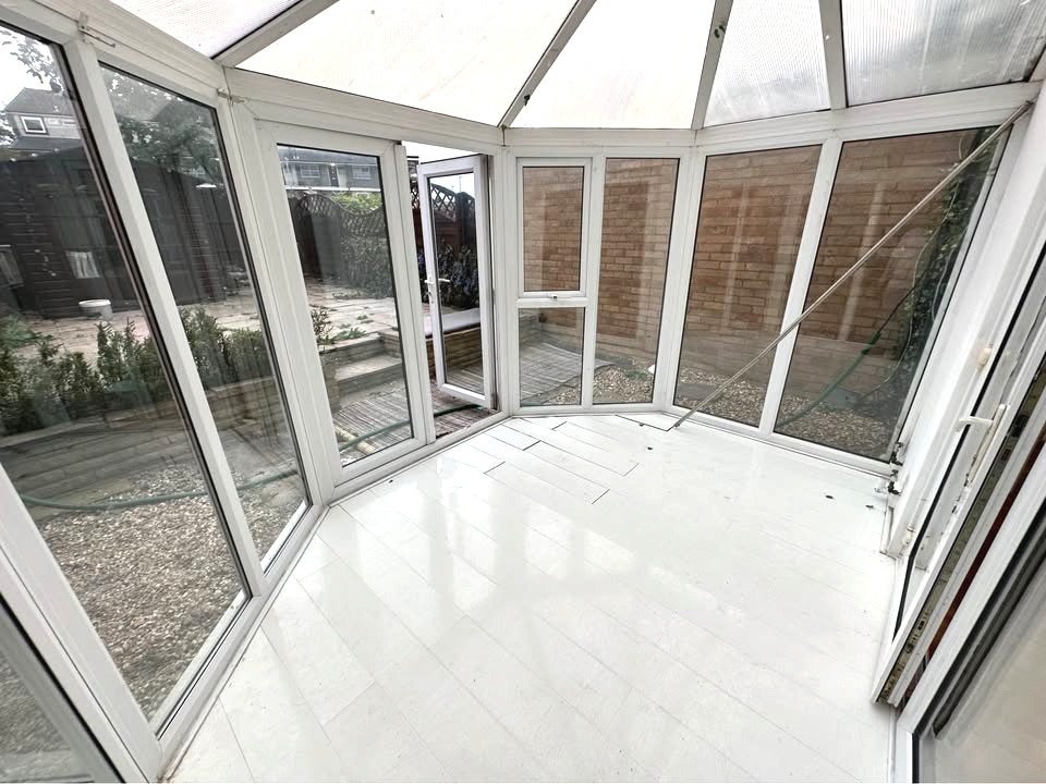 House Axe Close in Luton