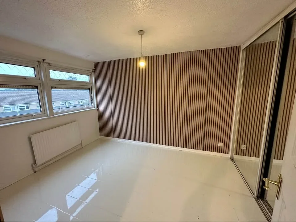 House Axe Close in Luton