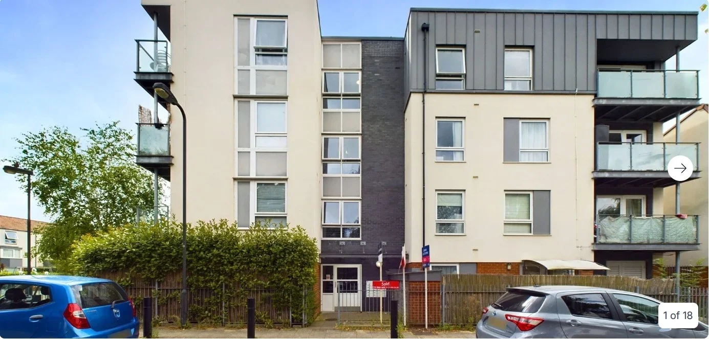 Flat Drinkwater Road in Greater London