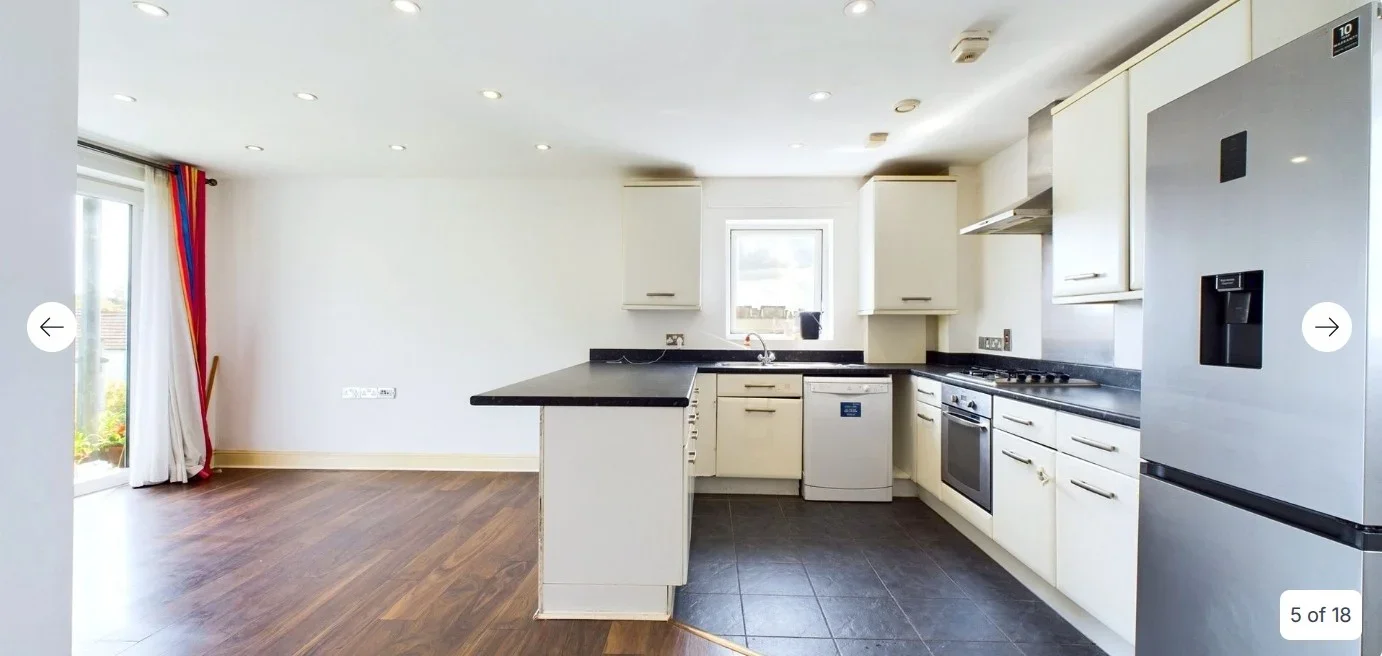 Flat Drinkwater Road in Greater London
