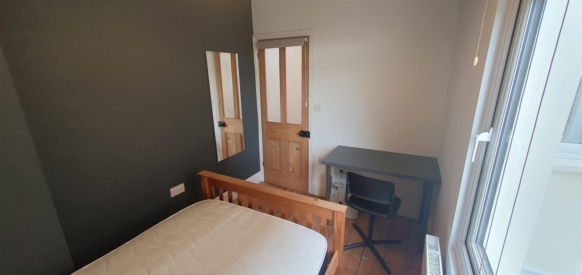 Room Balmain Street in Bristol